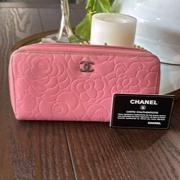 Chanel Camellia Flower Wallet - Picture 2 of 6